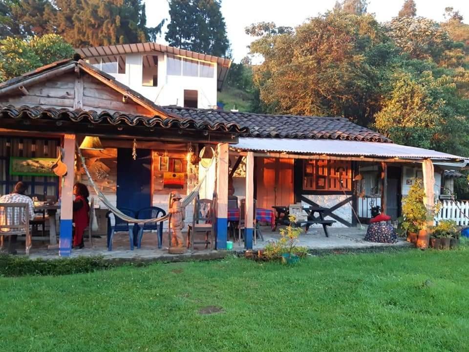 Tarragona Hostal 산타 로사 데 카발 외부 사진