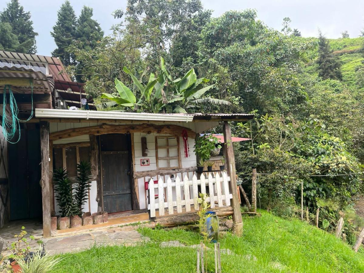 Tarragona Hostal 산타 로사 데 카발 외부 사진