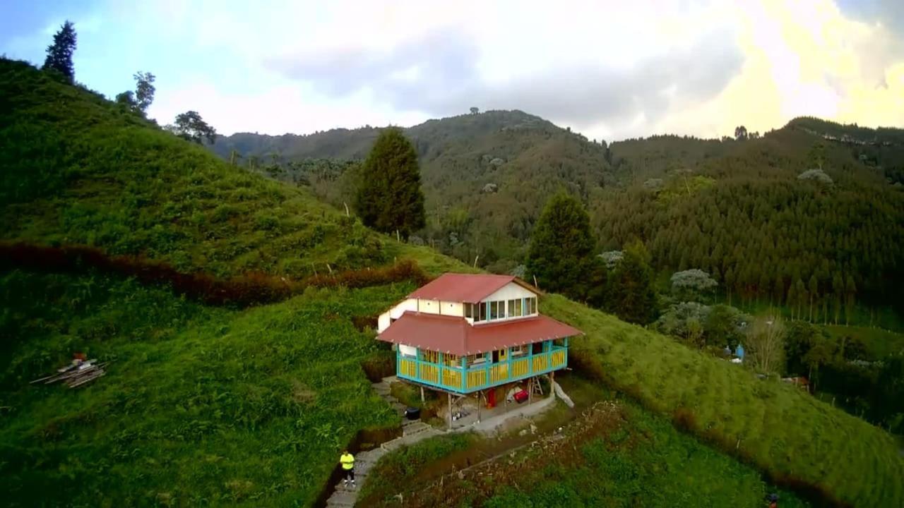 Tarragona Hostal 산타 로사 데 카발 외부 사진