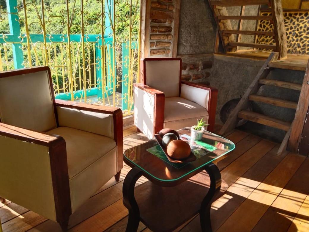 Tarragona Hostal 산타 로사 데 카발 외부 사진
