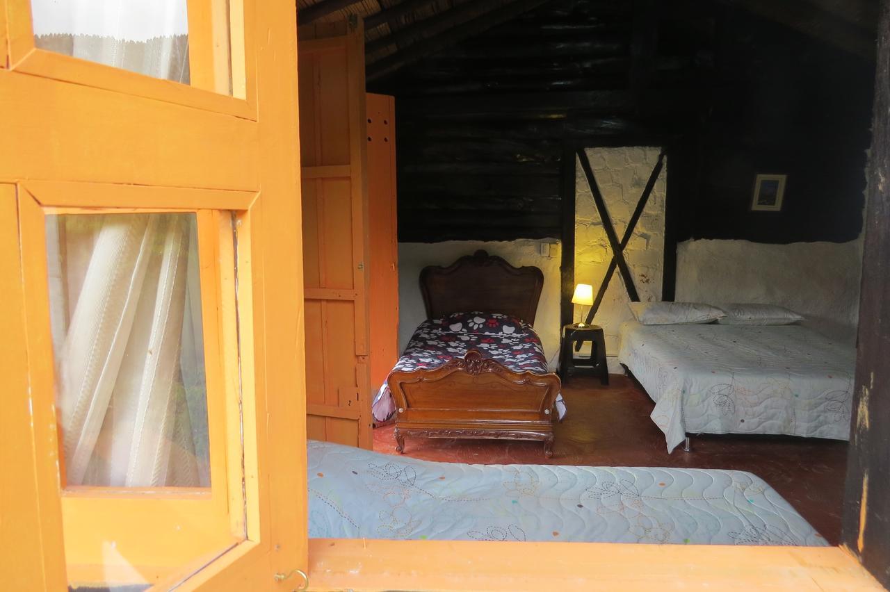 Tarragona Hostal 산타 로사 데 카발 외부 사진