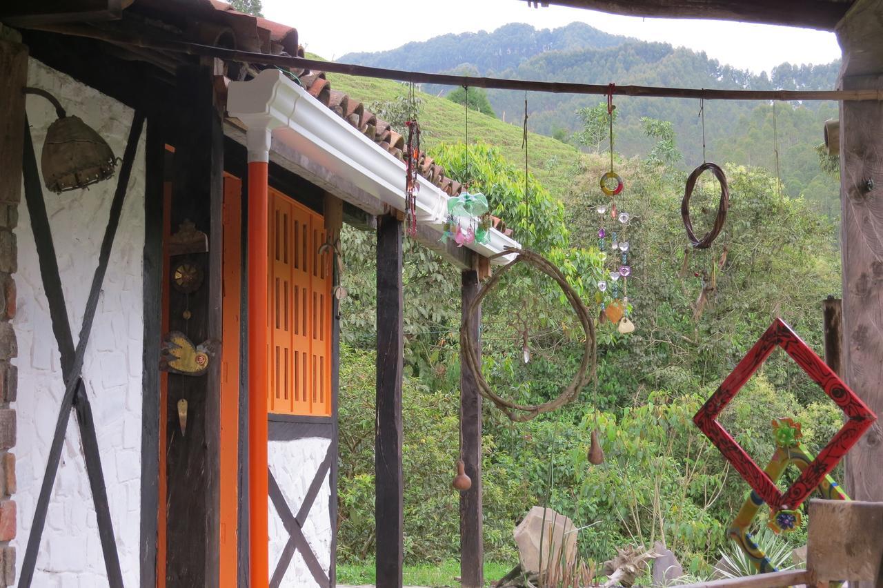 Tarragona Hostal 산타 로사 데 카발 외부 사진