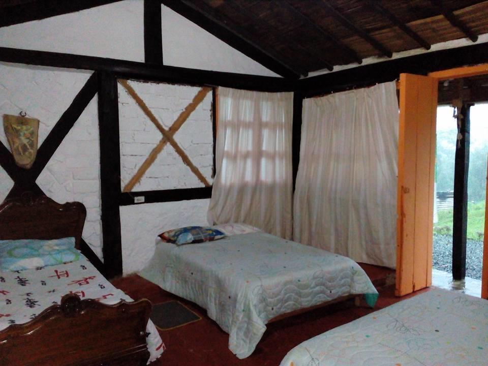 Tarragona Hostal 산타 로사 데 카발 외부 사진