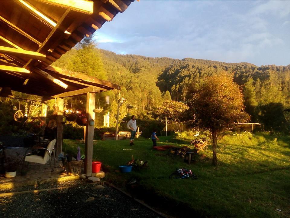 Tarragona Hostal 산타 로사 데 카발 외부 사진