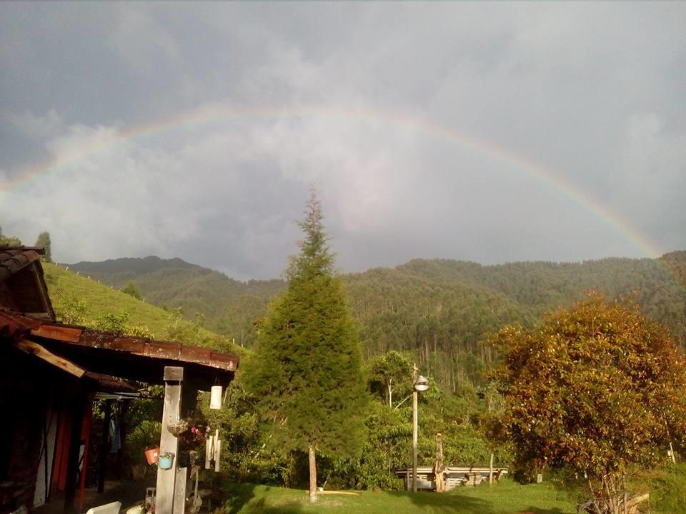 Tarragona Hostal 산타 로사 데 카발 외부 사진