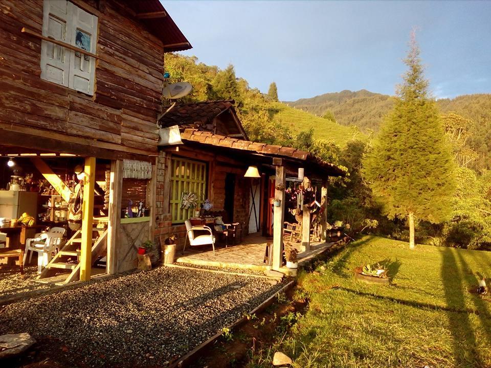Tarragona Hostal 산타 로사 데 카발 외부 사진