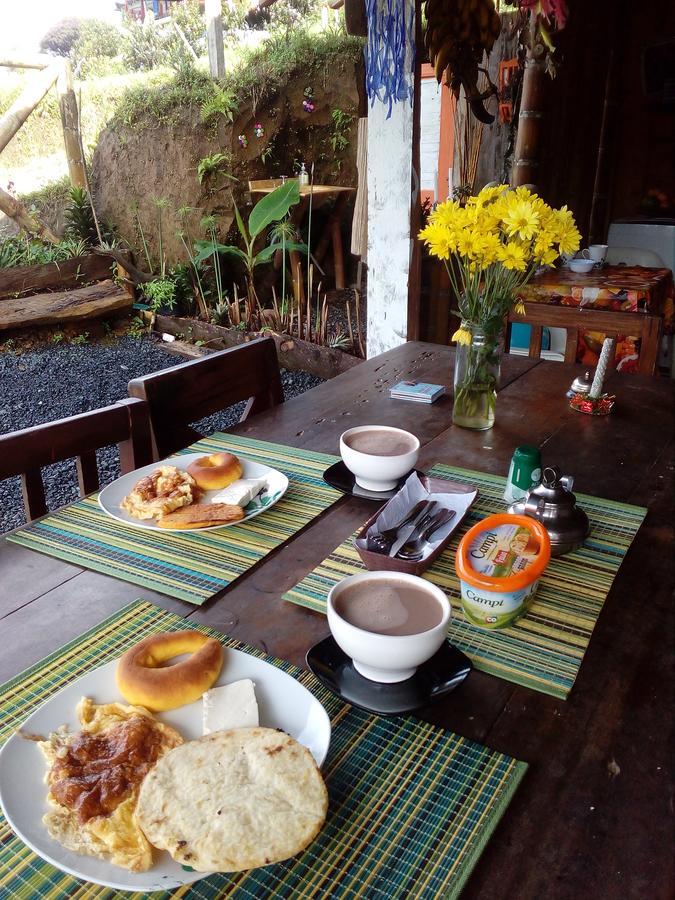Tarragona Hostal 산타 로사 데 카발 외부 사진