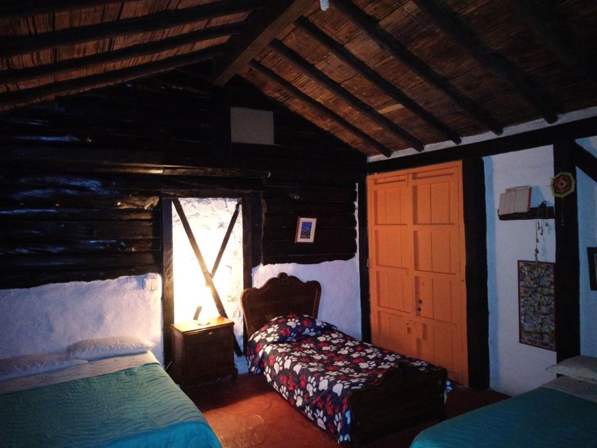 Tarragona Hostal 산타 로사 데 카발 외부 사진