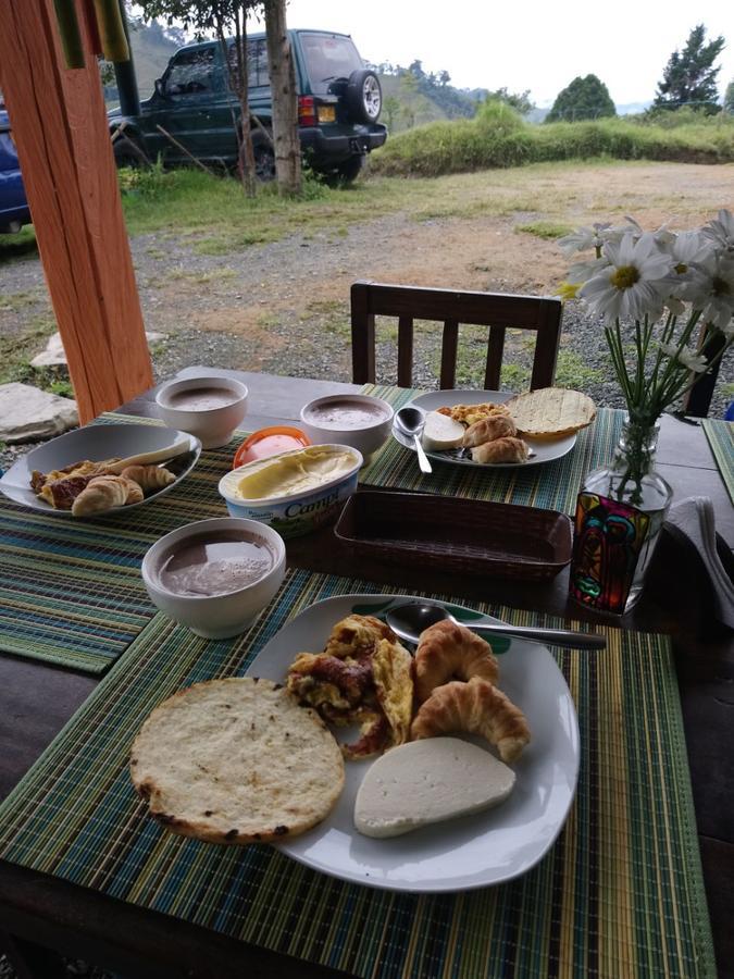 Tarragona Hostal 산타 로사 데 카발 외부 사진